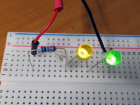LEDを2個直列にした点灯