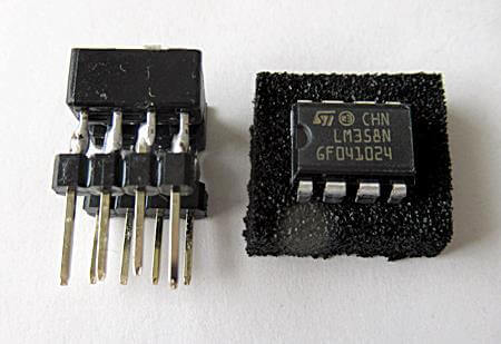 今回使うオペアンプLM358Nとブレッドボード取り付け用コネクター