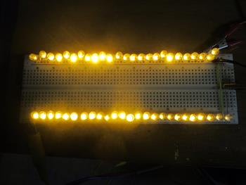 50個のLEDを同時点灯した様子