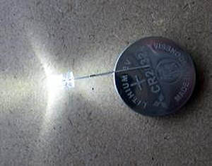 ボタン電池でLEDの直接点灯