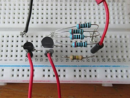 測定用の回路を組んだ状態