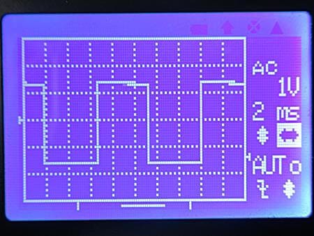 小さい画面の簡易オシロではわかりにくい