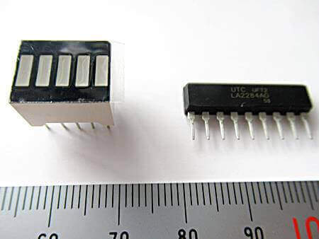 5バーLEDと制御用IC　LA2284A