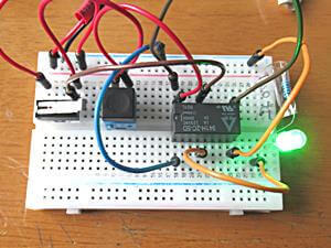 ①リレーの電源を共用してLEDを点灯