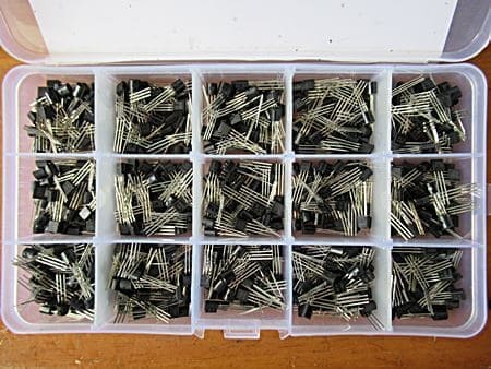 amazonで購入したとトランジスタ詰め合わせ