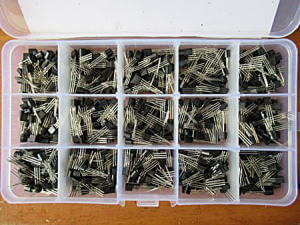 amazonで購入したトランジスタのセット品